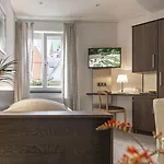 Dom Hotel