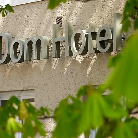 Dom Hotel 3*