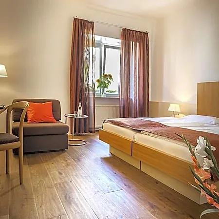 Dom Hotel