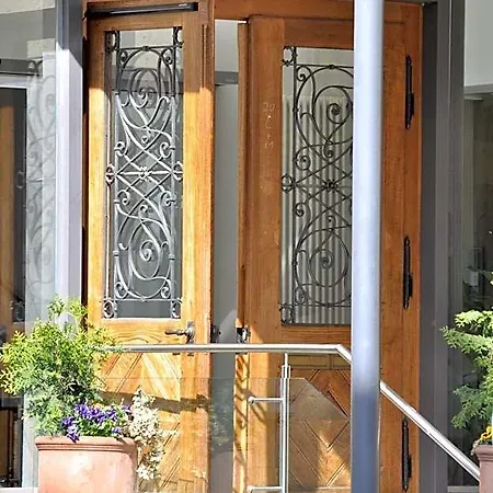 Dom Hotel 3*
