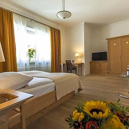 Dom Hotel 3*