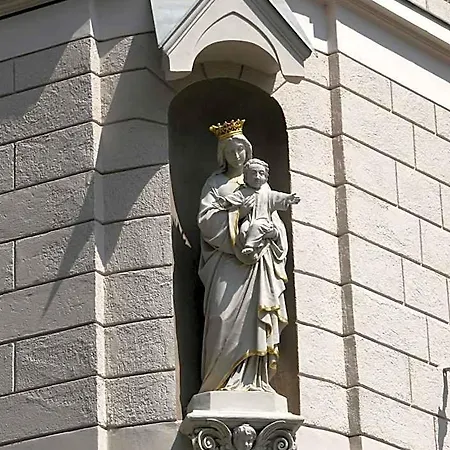 Dom Hotel