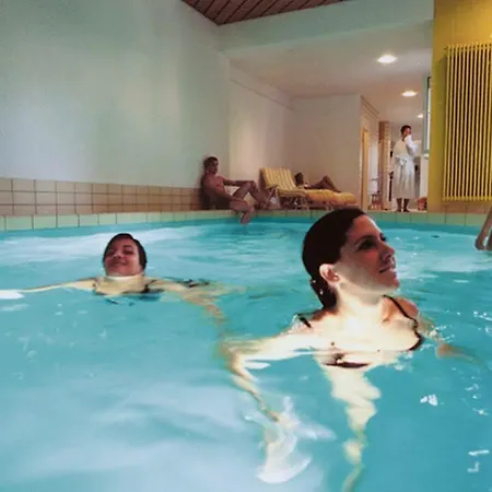 Dom Hotell 3*